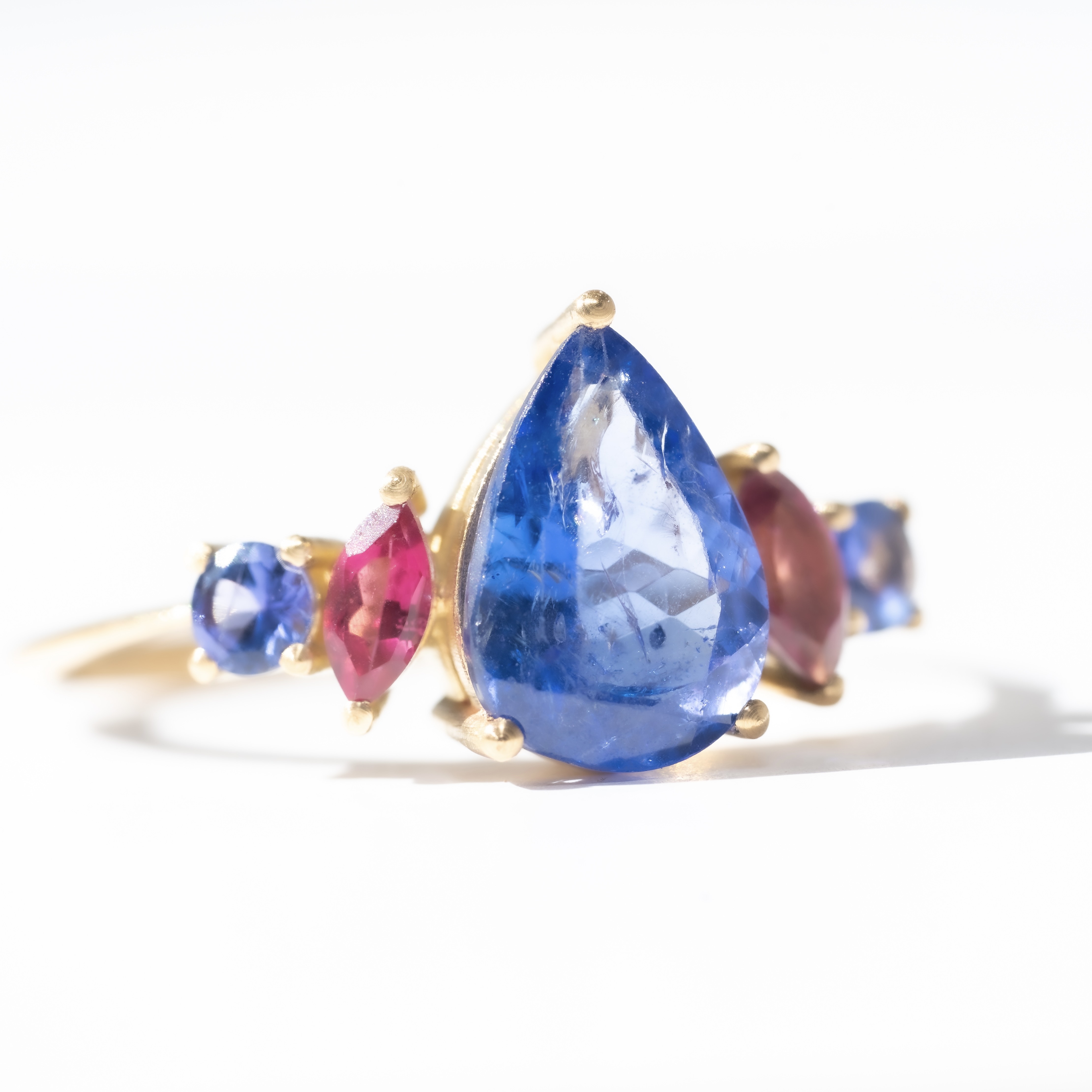 Anillo Dalia Oro 18k Tanzanita y Turmalina Rosa