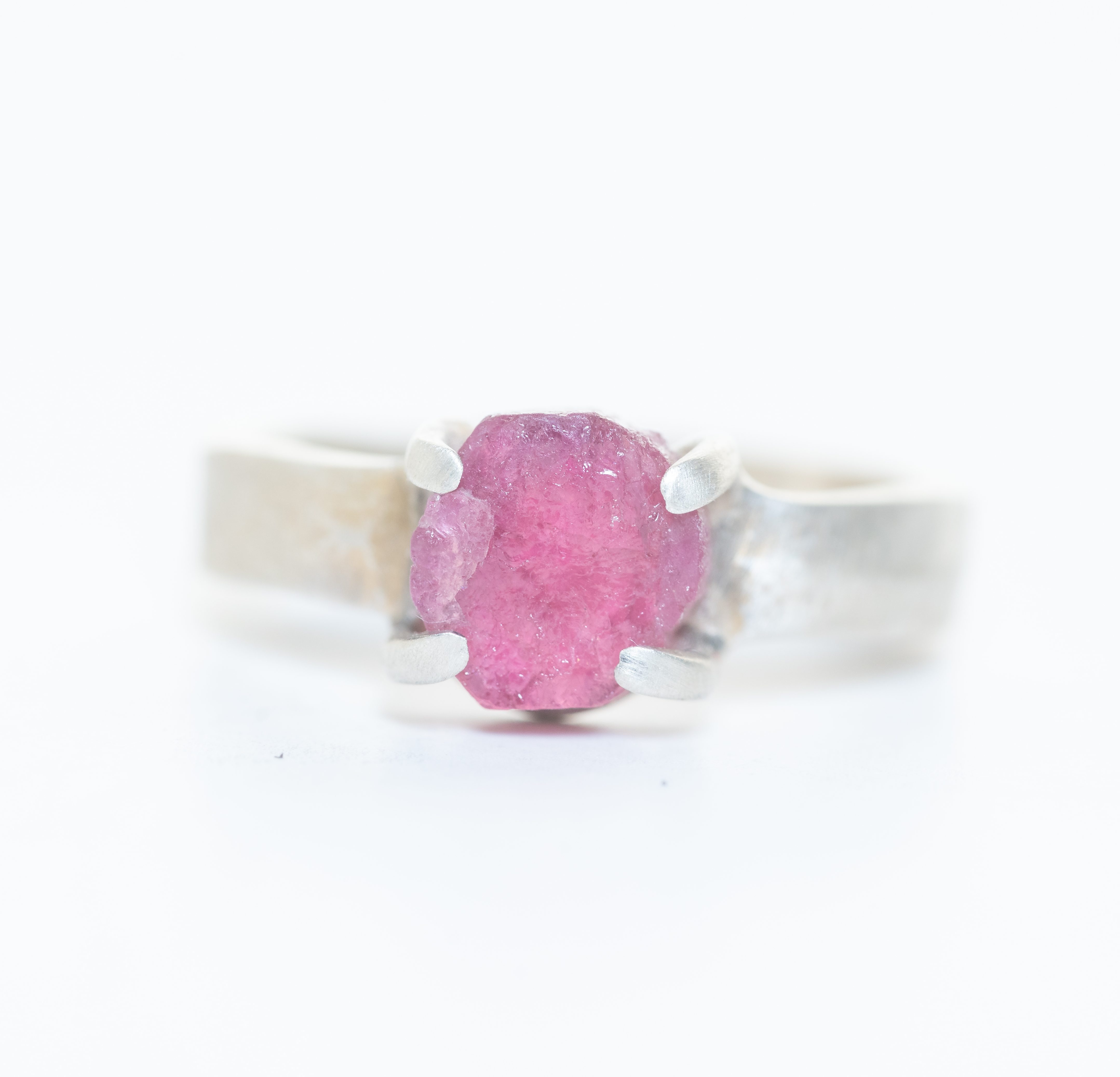Anillo RUSTIC Turmalina Rosa en Bruto T11